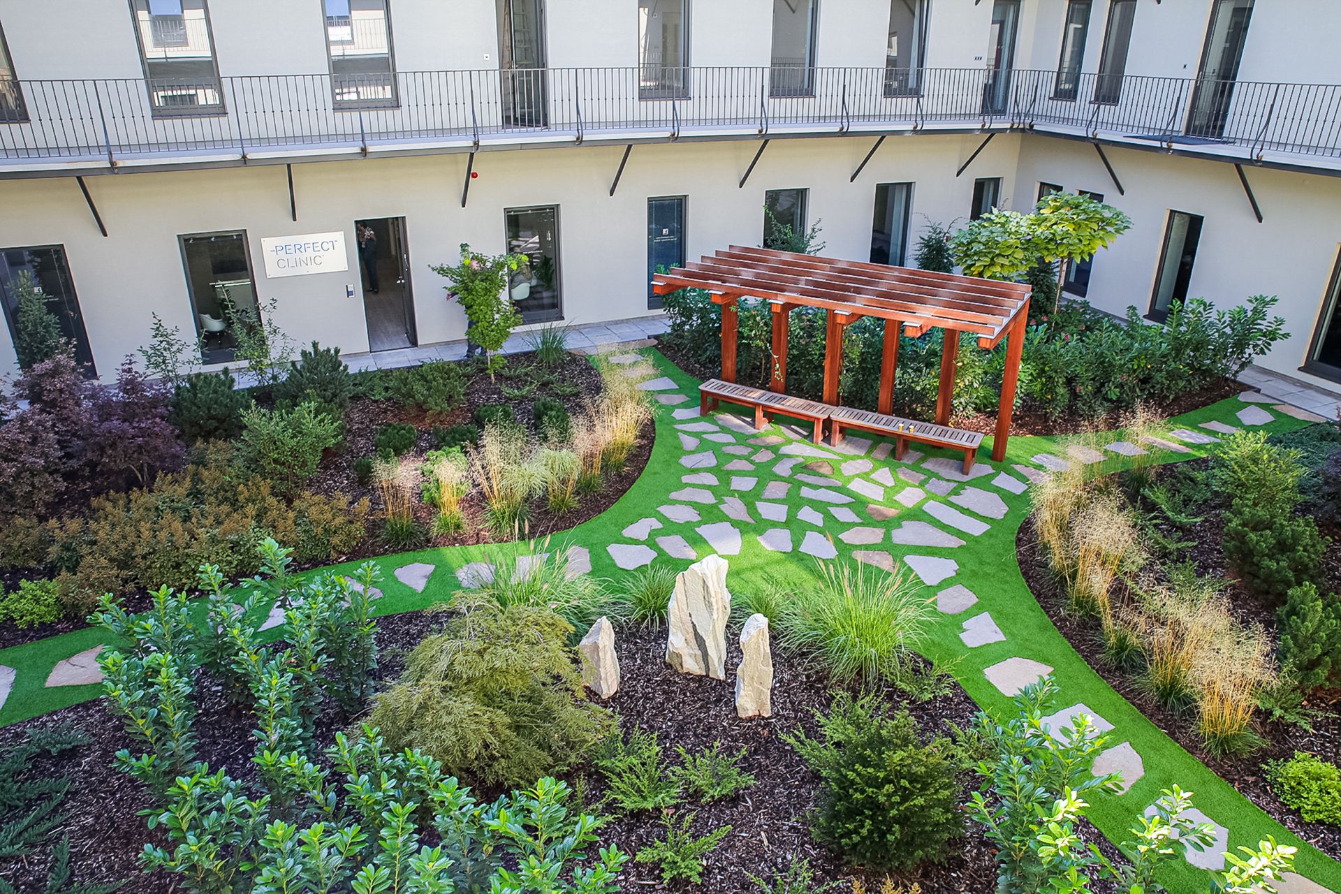 Perfect Clinic Brno. Pobočka byla otevřena v roce 2013 a přináší vysoký standard estetické medicíny. Kombinuje odbornou preciznost s osobním přístupem v moderním a komfortním prostředí.