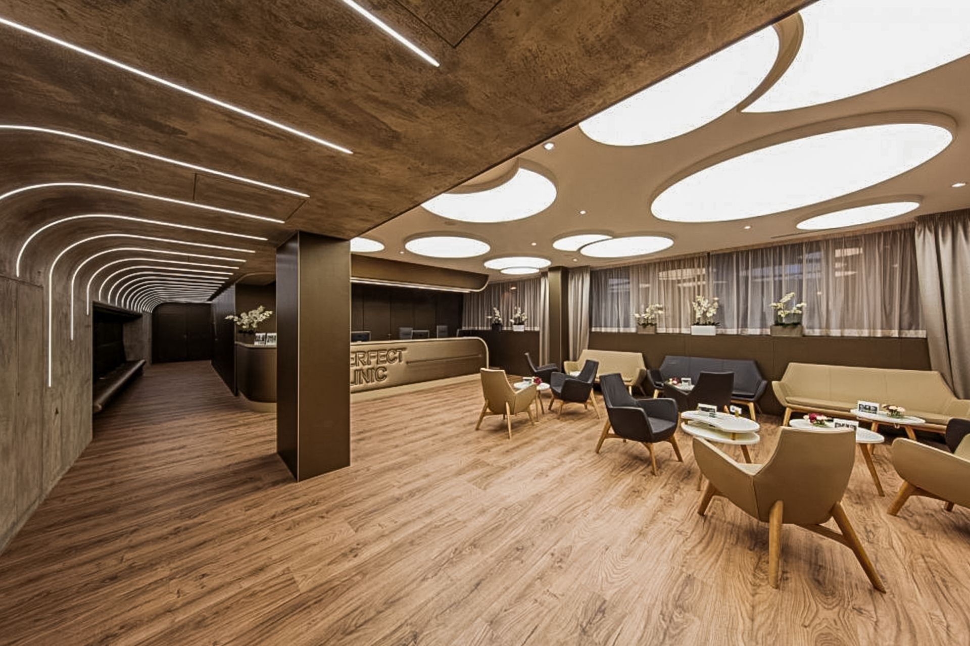 Perfect Clinic Praha. Největší pobočka Perfect Clinic funguje od roku 2010. Nabízí špičkové zázemí pro všechny typy estetických zákroků, diskrétní prostředí a péči týmu uznávaných odborníků.